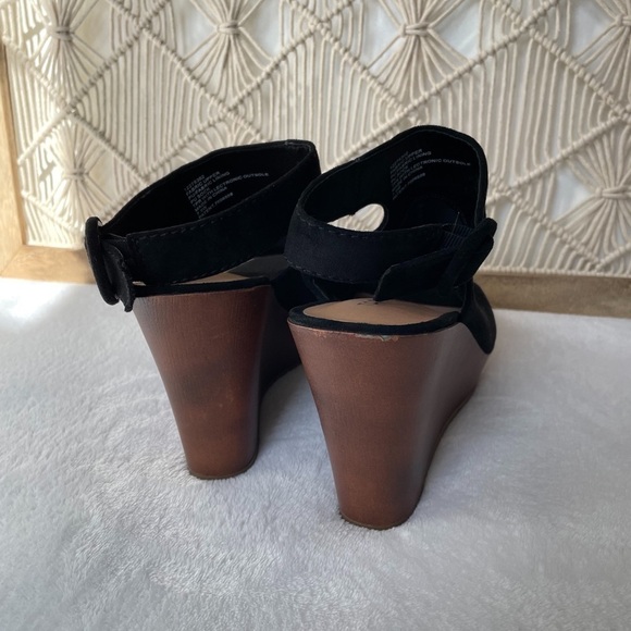 Torrid Black Platform Heel Sandals - Picture 7 of 15